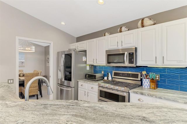 335 SAINT GEORGE COURT 1, Venice, FL 34293