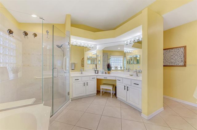 335 SAINT GEORGE COURT 1, Venice, FL 34293