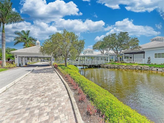335 SAINT GEORGE COURT 1, Venice, FL 34293