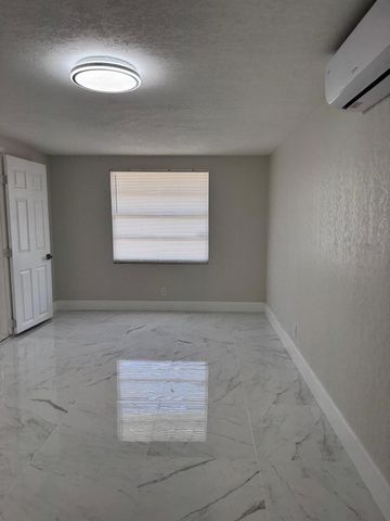 2423 Scott Street, Hollywood, FL 33020