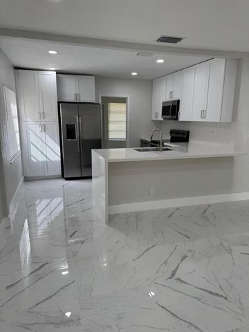2423 Scott Street, Hollywood, FL 33020