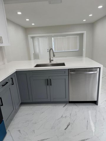2423 Scott Street, Hollywood, FL 33020