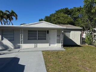 2423 Scott Street, Hollywood, FL 33020