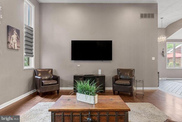 2509 RIVERTON RD, Cinnaminson, NJ 08077