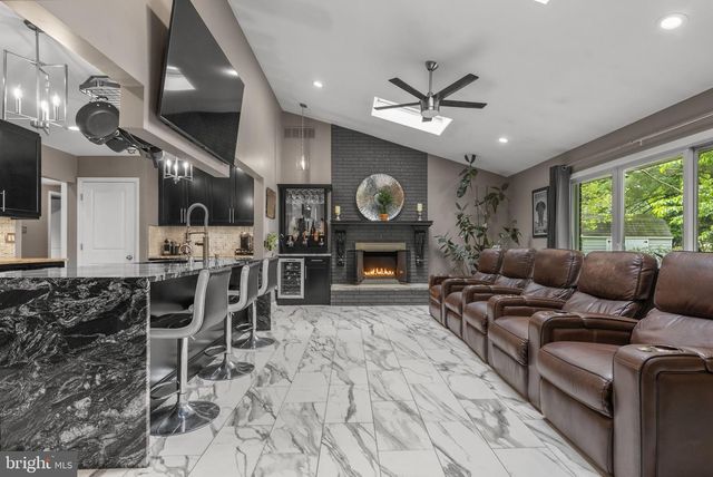 2509 RIVERTON RD, Cinnaminson, NJ 08077