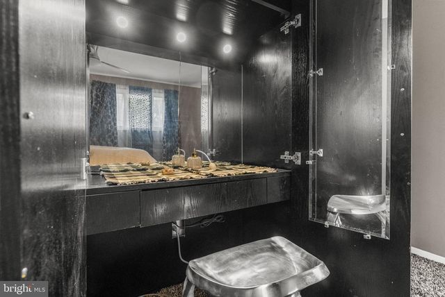 2509 RIVERTON RD, Cinnaminson, NJ 08077
