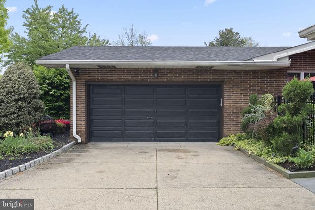 2509 RIVERTON RD, Cinnaminson, NJ 08077