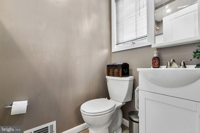 2509 RIVERTON RD, Cinnaminson, NJ 08077