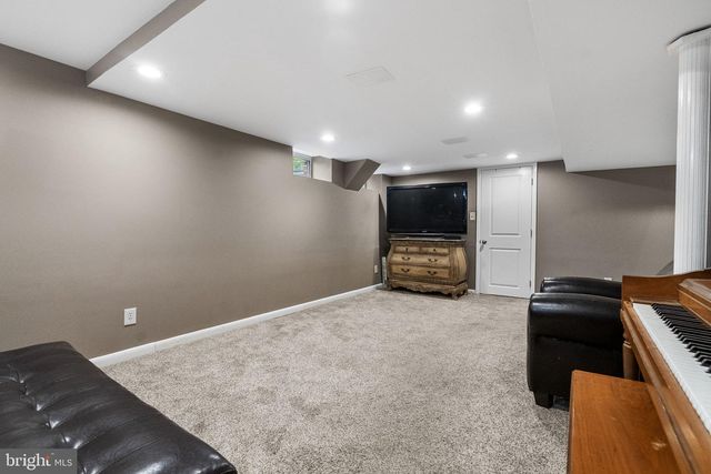 2509 RIVERTON RD, Cinnaminson, NJ 08077