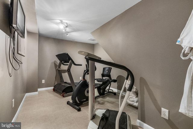 2509 RIVERTON RD, Cinnaminson, NJ 08077