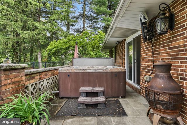2509 RIVERTON RD, Cinnaminson, NJ 08077