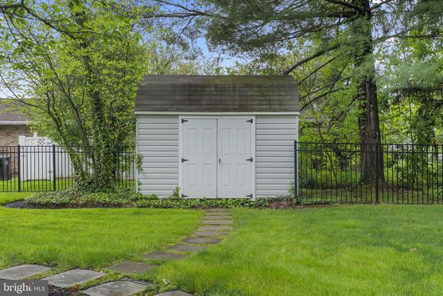 2509 RIVERTON RD, Cinnaminson, NJ 08077