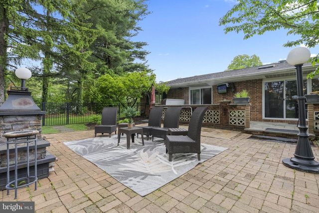 2509 RIVERTON RD, Cinnaminson, NJ 08077