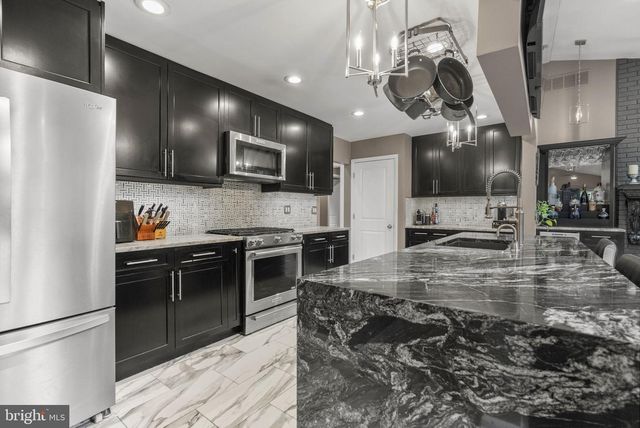 2509 RIVERTON RD, Cinnaminson, NJ 08077