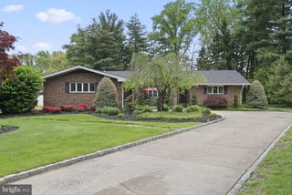 2509 RIVERTON RD, Cinnaminson, NJ 08077