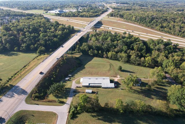 3350 S Kauffman Road, Springfield, MO 65807