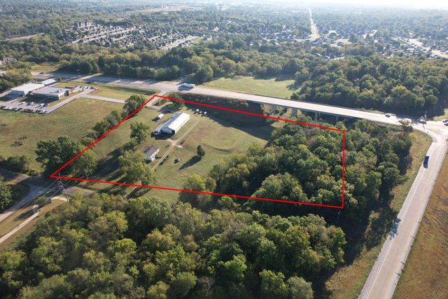 3350 S Kauffman Road, Springfield, MO 65807