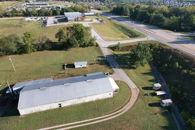 3350 S Kauffman Road, Springfield, MO 65807