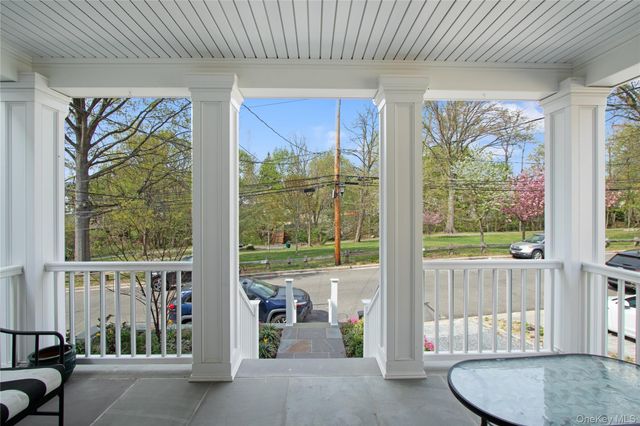 19 Charles Street, Port Washington, NY 11050