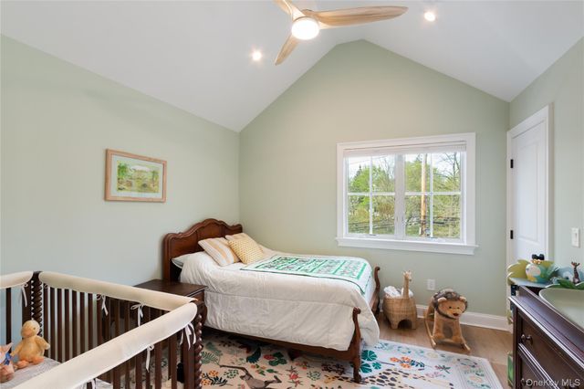 19 Charles Street, Port Washington, NY 11050