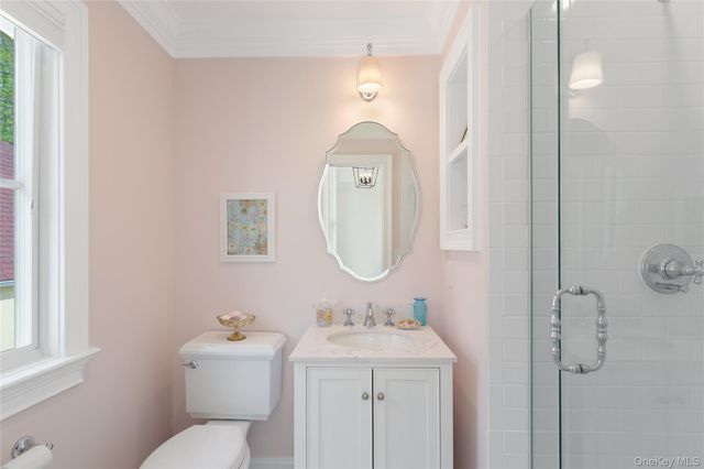 19 Charles Street, Port Washington, NY 11050