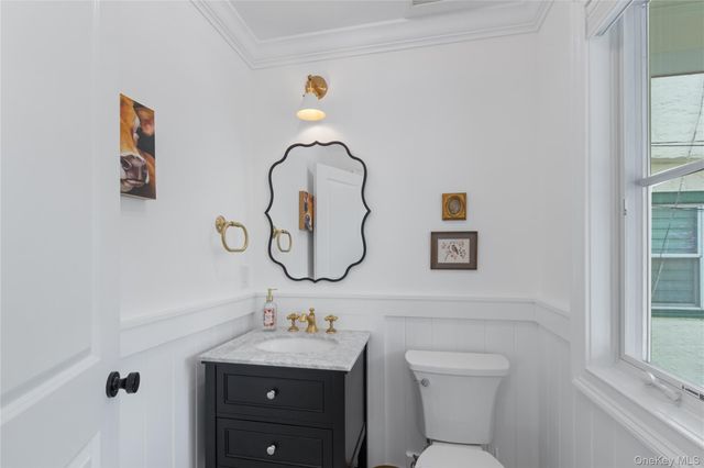 19 Charles Street, Port Washington, NY 11050