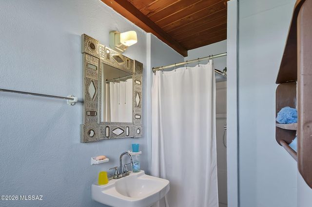 2521 E Frontage Road, Tubac, AZ 85646