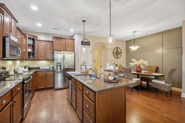 405 Waterbrook Dr, Mount Juliet, TN 37122
