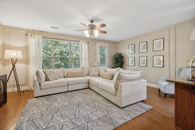 405 Waterbrook Dr, Mount Juliet, TN 37122