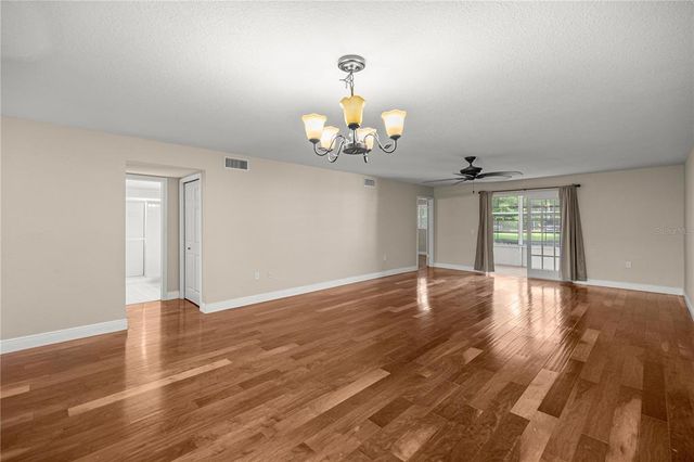 1640 NE 40TH AVENUE 107, Ocala, FL 34470