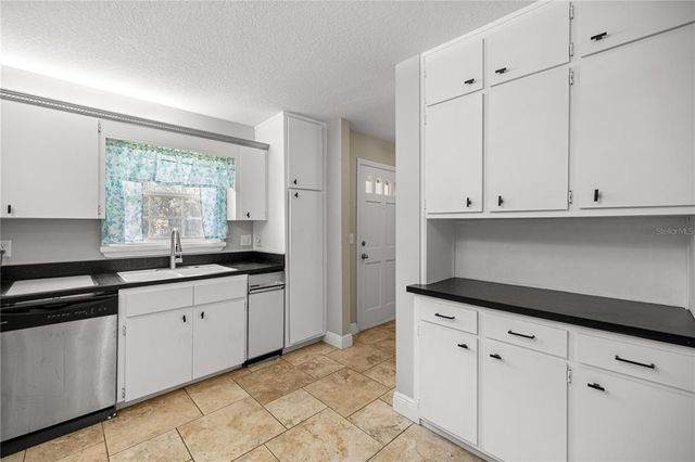 1640 NE 40TH AVENUE 107, Ocala, FL 34470
