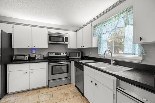 1640 NE 40TH AVENUE 107, Ocala, FL 34470
