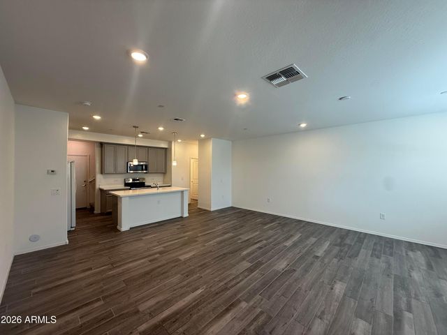 1959 E HAMPTON Lane 104, Gilbert, AZ 85295