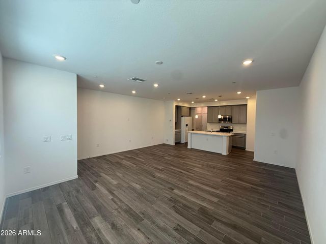 1959 E HAMPTON Lane 104, Gilbert, AZ 85295