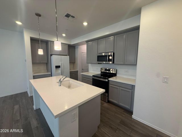 1959 E HAMPTON Lane 104, Gilbert, AZ 85295