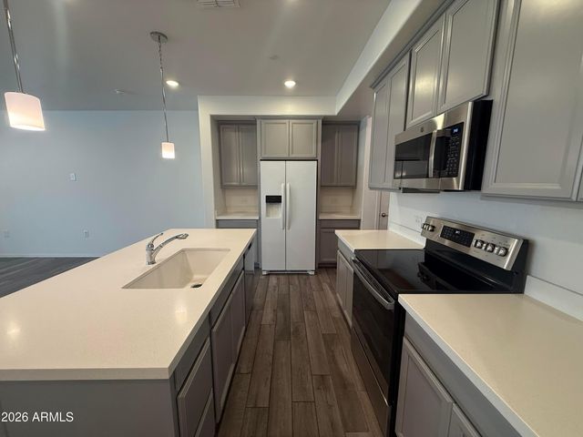 1959 E HAMPTON Lane 104, Gilbert, AZ 85295