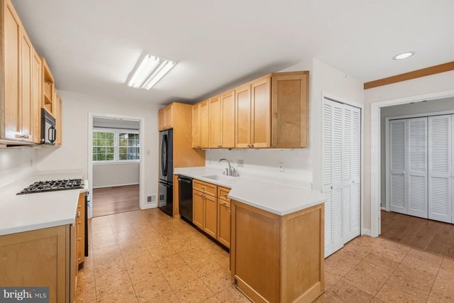 6713 BELLAMY AVE, Springfield, VA 22152