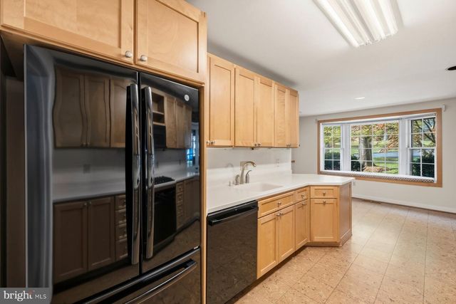 6713 BELLAMY AVE, Springfield, VA 22152