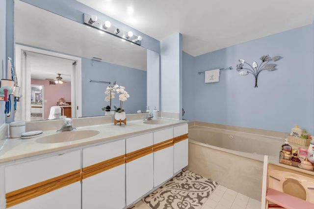 8437 N Coral Cir 8437, North Lauderdale, FL 33068