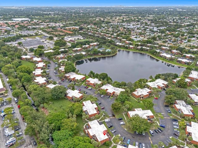 8437 N Coral Cir 8437, North Lauderdale, FL 33068