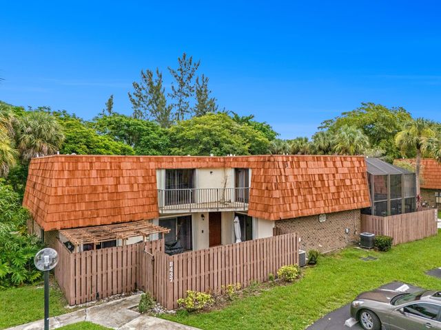 8437 N Coral Cir 8437, North Lauderdale, FL 33068