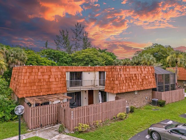 8437 N Coral Cir 8437, North Lauderdale, FL 33068