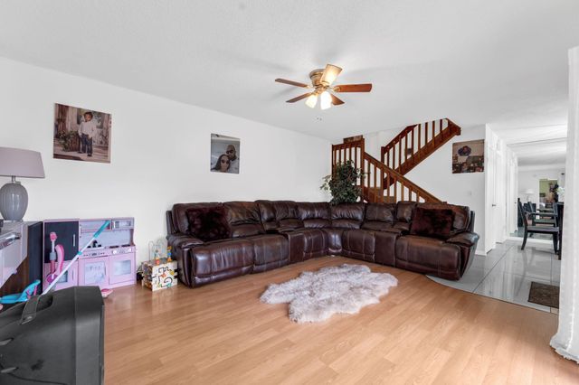 8437 N Coral Cir 8437, North Lauderdale, FL 33068
