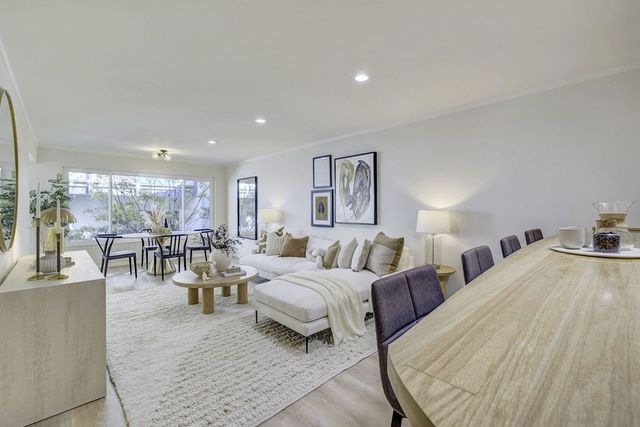 3750 Harrison St 304, Oakland, CA 94611