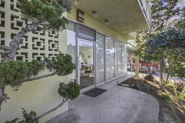 3750 Harrison St 304, Oakland, CA 94611