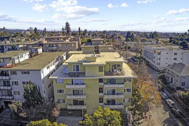 3750 Harrison St 304, Oakland, CA 94611