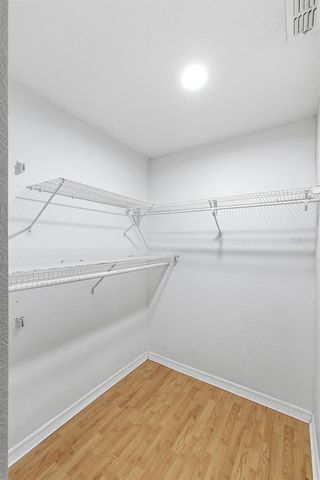 325 E PLYMOUTH AVENUE, Deland, FL 32724