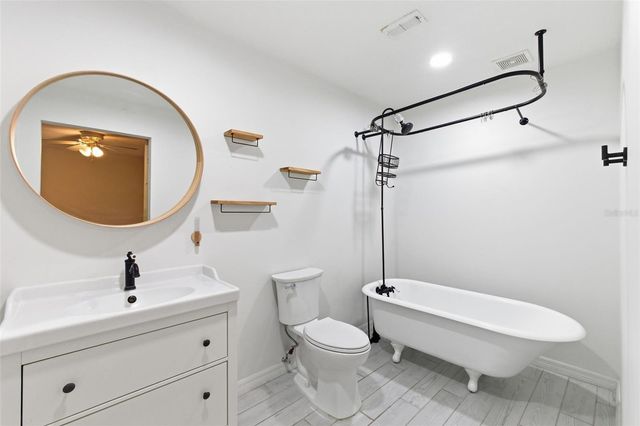 325 E PLYMOUTH AVENUE, Deland, FL 32724