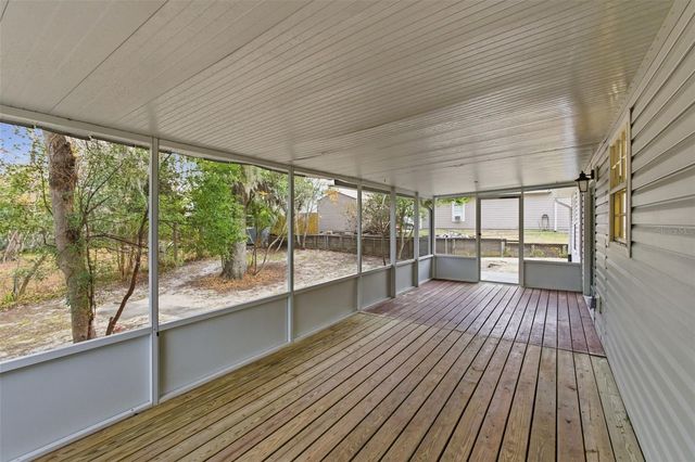 325 E PLYMOUTH AVENUE, Deland, FL 32724