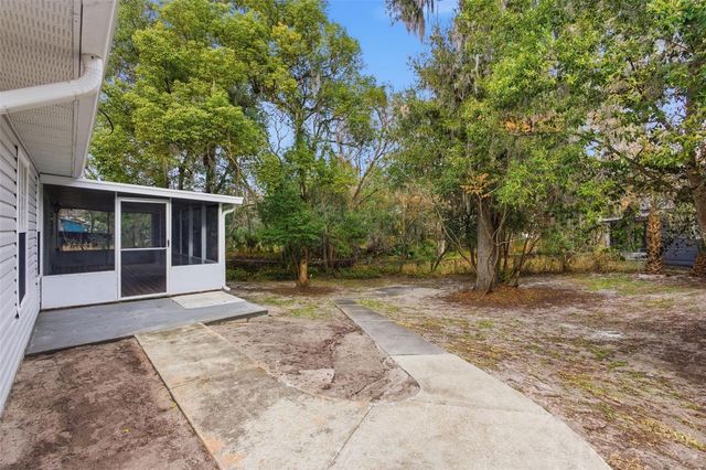 325 E PLYMOUTH AVENUE, Deland, FL 32724